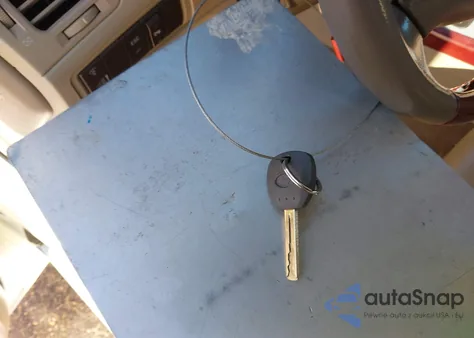 2008 Hyundai Azera Limited z USA, uszkodzony, nr VIN KMHFC46F08A304841